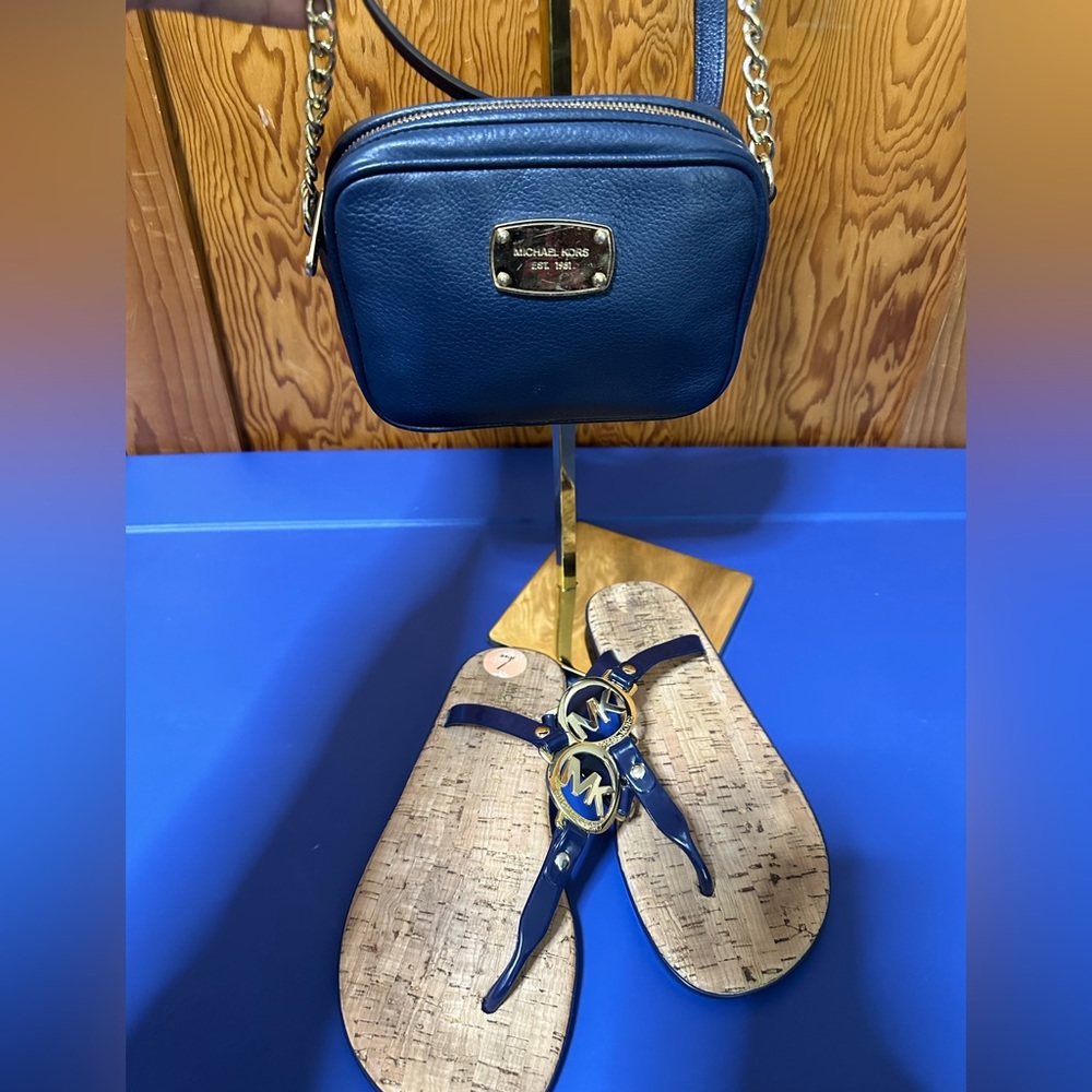 Michael Kors Bundle Set (Small Crossbody-Euc & Si… - image 5